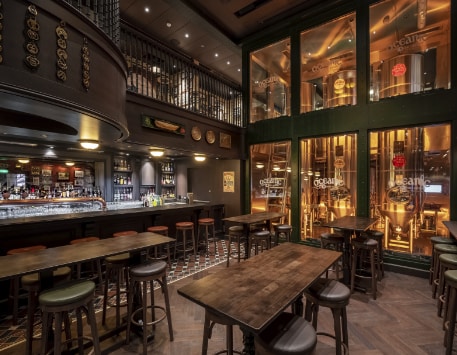 Bar & Lounge