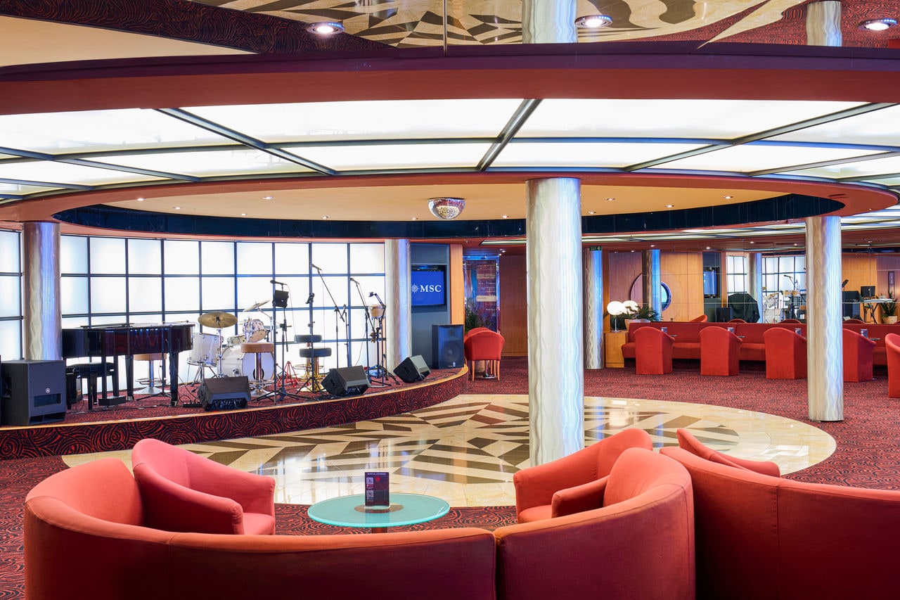 Bar Del Duomo on MSC Armonia features inviting seating and a stage for entertainment | MSC Cruises