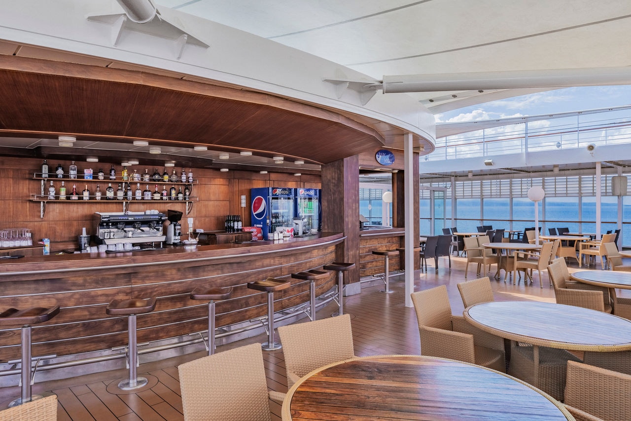 Bar Del Mare features inviting seating and a relaxing atmosphere overlooking the sea | MSC Cruises