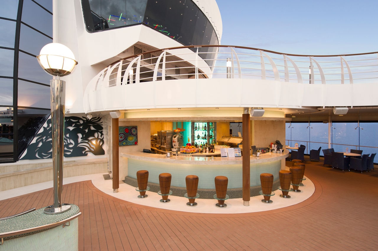Turquoise Bar on MSC Preziosa invites guests to relax and enjoy on the deck | MSC Cruises