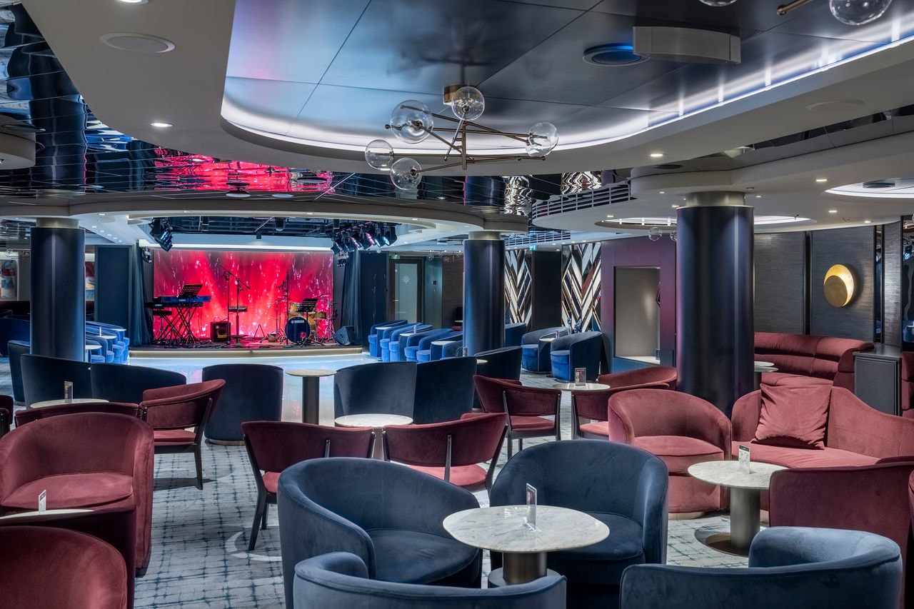 Uptown Lounge on MSC Seascape features a music stage, comfortable seating and a dance floor | MSC Cruises